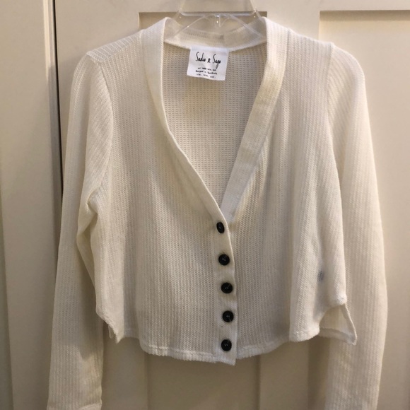 Sadie & Sage Sweaters - EUC Sadie & Sage Open Button cropped sweater
